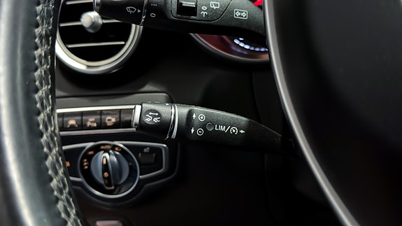 Mercedes-Benz GLC220 d 24 of 30