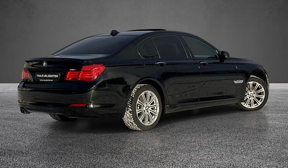 BMW 730d 2 of 12