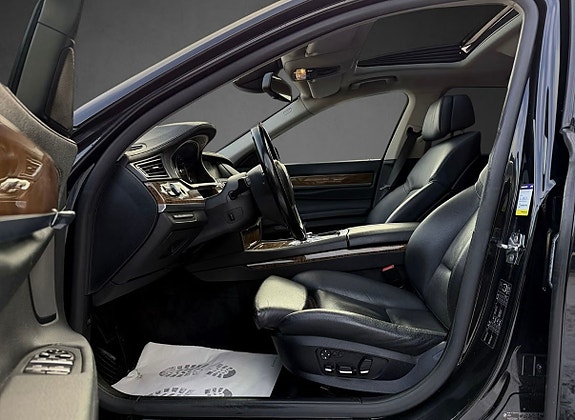 BMW 730d 8 of 12