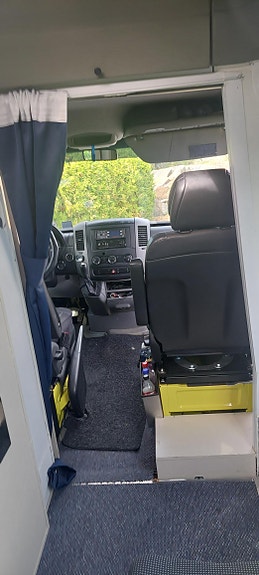 Mercedes-Benz 318 13 of 22