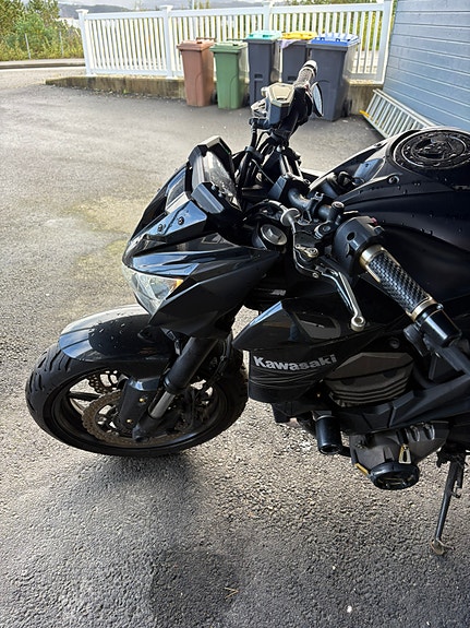 Kawasaki Z 800 3 of 17