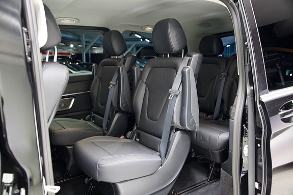 Mercedes-Benz EQV300 14 of 22