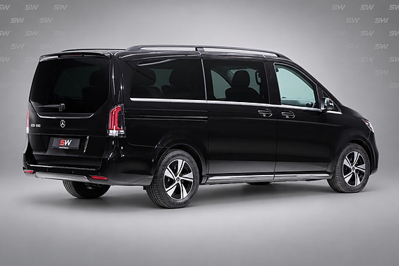 Mercedes-Benz EQV300 3 of 22