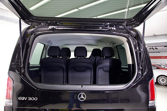 Mercedes-Benz EQV300 12 of 22