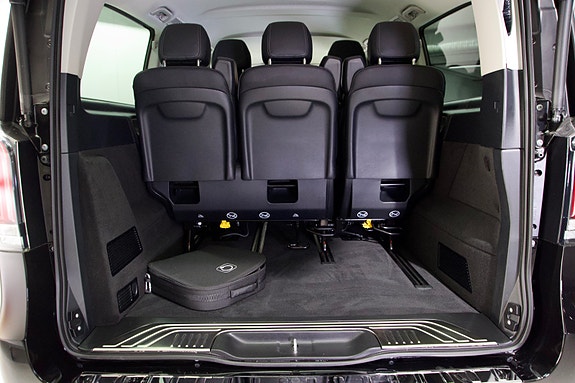Mercedes-Benz EQV300 13 of 22