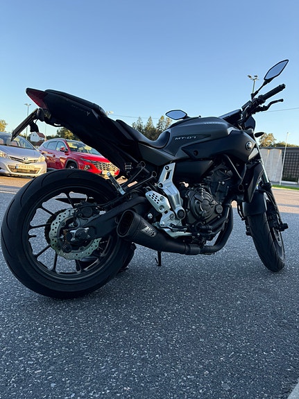 Yamaha MT-07 3 of 21