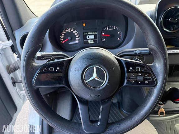 Mercedes-Benz Sprinter 14 of 30