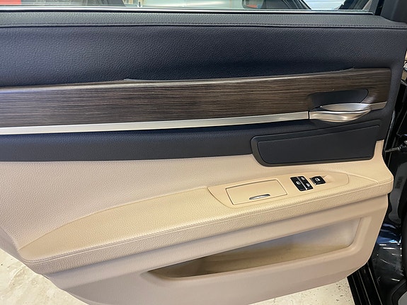 BMW 730d 30 of 30