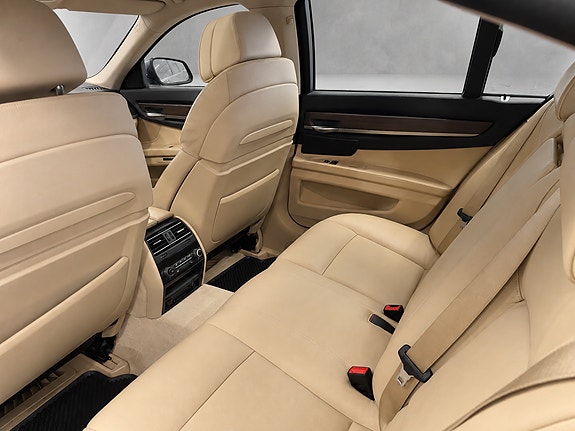 BMW 730d 26 of 30