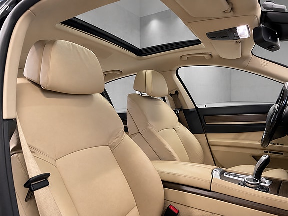 BMW 730d 25 of 30