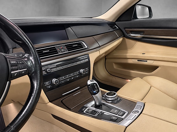BMW 730d 16 of 30