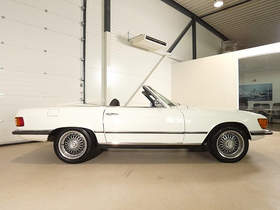 Mercedes-Benz SL 28 of 30