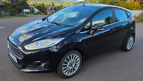 Ford Fiesta 2 of 28