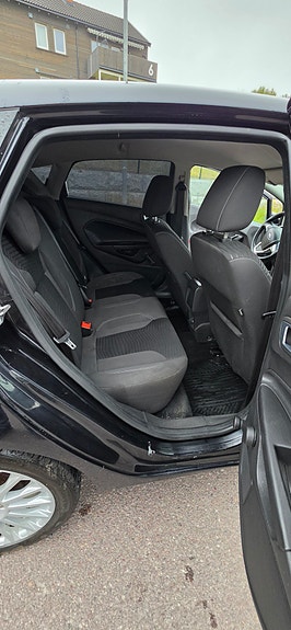 Ford Fiesta 18 of 28