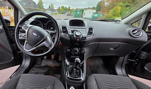Ford Fiesta 16 of 28