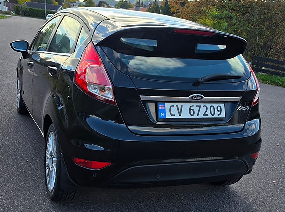 Ford Fiesta 12 of 28