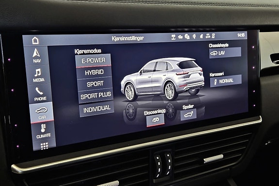 Porsche Cayenne 25 of 30