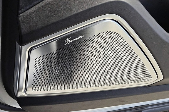 Porsche Cayenne 30 of 30