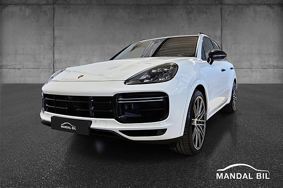 Porsche Cayenne 3 of 30