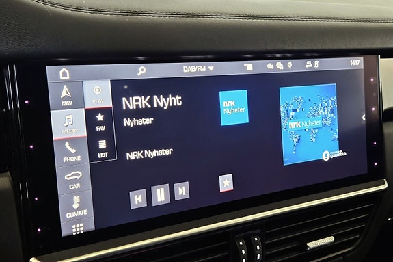 Porsche Cayenne 22 of 30