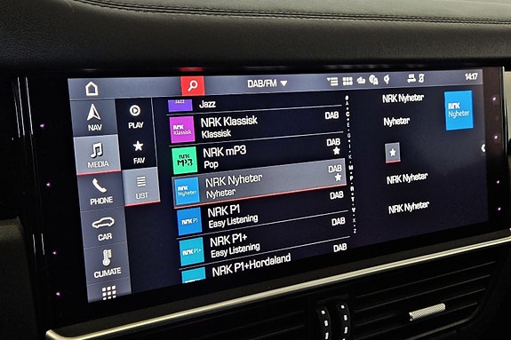 Porsche Cayenne 23 of 30