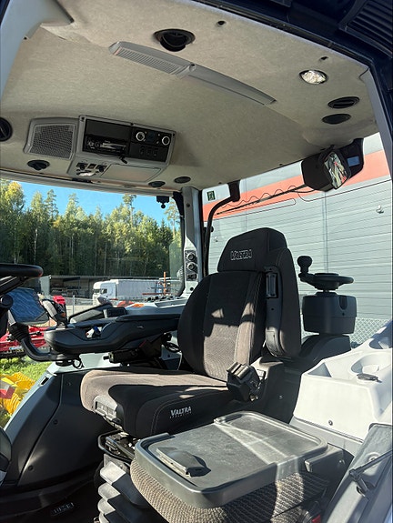 Valtra Q305 2025, kr 2 730 000,-