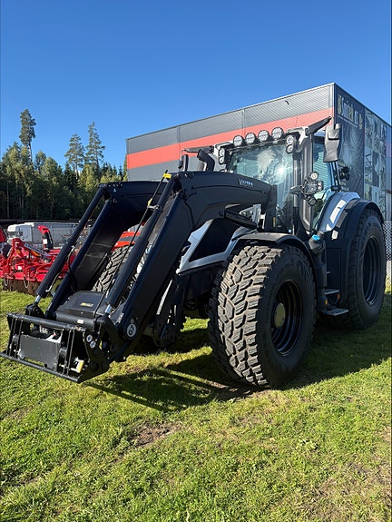 Valtra Q305 - 600 timer service tatt 2025, kr 2 685 000,-