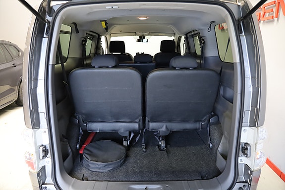 Nissan e-NV200 13 of 13