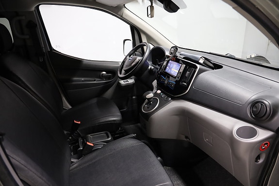 Nissan e-NV200 8 of 13