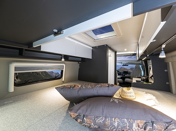 Dethleffs Globetrail 640 ES / Master Class CV ICONIC EDITION GREEN  Langsgående senger, elektrisk p-brems, kompr. kjøleskap, 90 l drivstofftank, isolert gråvannstank ++ 21 of 30