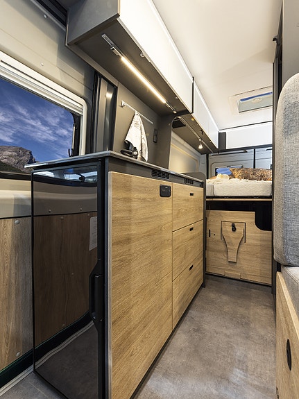 Dethleffs Globetrail 640 ES / Master Class CV ICONIC EDITION BLUE  Langsgående senger, elektrisk p-brems, kompr. kjøleskap, 90 l drivstofftank, isolert gråvannstank ++ 13 of 30