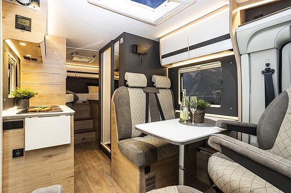 Dethleffs Globebus Camp Active T 4 - inkl. Master Class med adaptiv cruisekont., førerassistenter, langsgående senger, diesel varmluftsvarme. 5 of 27