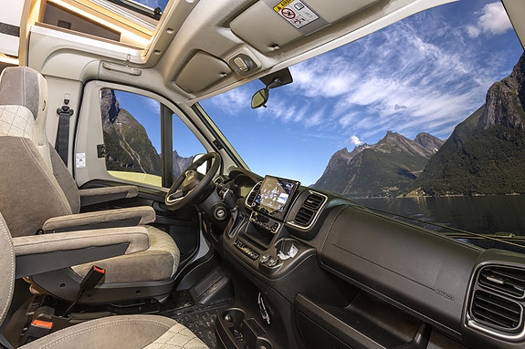 Dethleffs Globebus Camp Active T 4 - inkl. Master Class med adaptiv cruisekont., førerassistenter, langsgående senger, diesel varmluftsvarme. 20 of 27