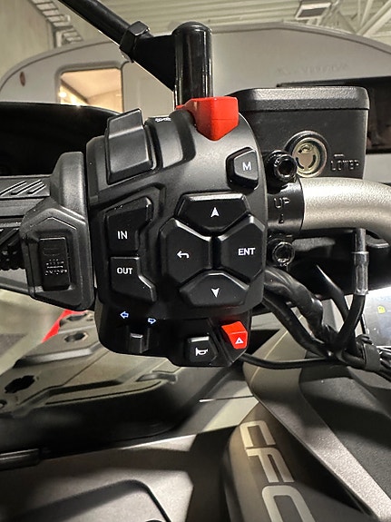 Bilde 6 av CFMOTO CFORCE 1000 TOURING PRO ABS TB(105KMT)