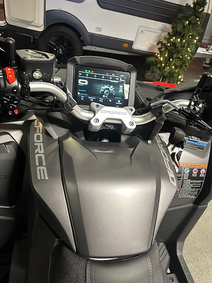 Bilde 7 av CFMOTO CFORCE 1000 TOURING PRO ABS TB(105KMT)