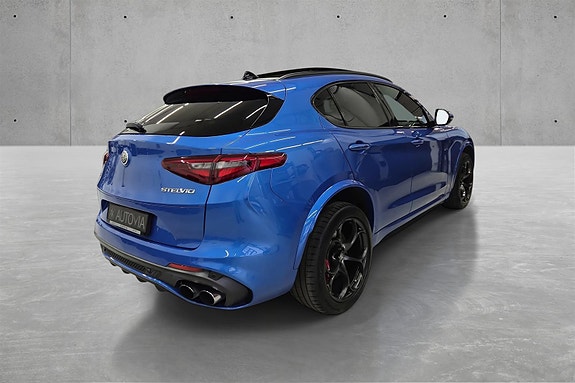 Alfa Romeo Stelvio Quadrifoglio 5 of 30