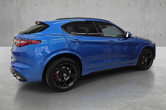 Alfa Romeo Stelvio Quadrifoglio 4 of 30
