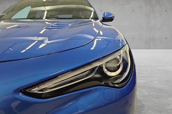 Alfa Romeo Stelvio Quadrifoglio 13 of 30