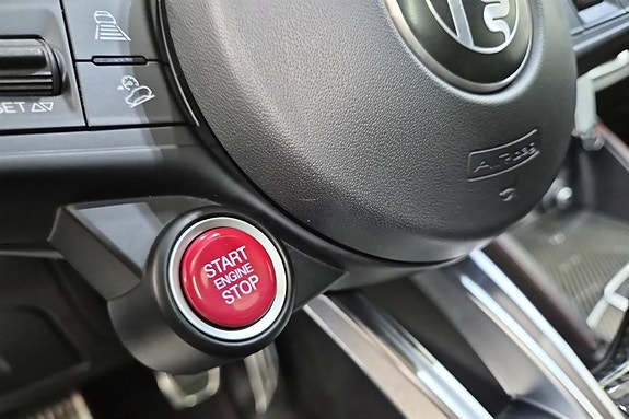 Alfa Romeo Stelvio Quadrifoglio 21 of 30