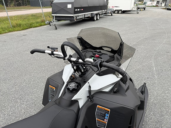 Ski-doo Skandic Sport 600 EFI Bredbelter 8 of 8