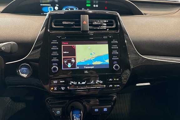 Toyota Prius 13 of 24