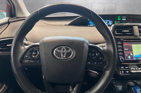 Toyota Prius 11 of 24