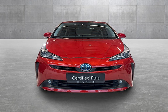 Toyota Prius 8 of 24