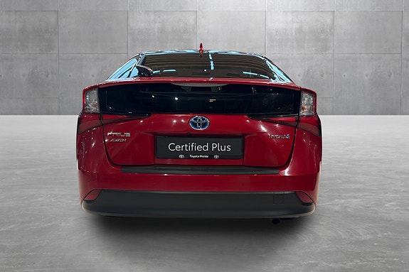 Toyota Prius 4 of 24