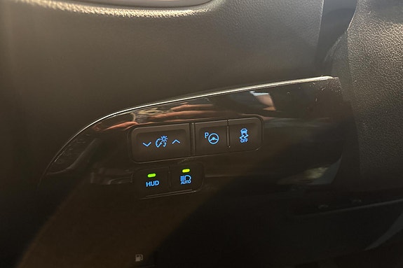 Toyota Prius 21 of 24