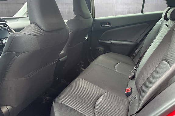 Toyota Prius 15 of 24
