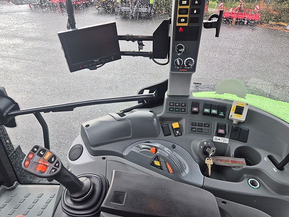 CLAAS ARION 460 27 of 30