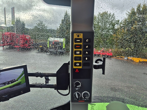 CLAAS ARION 460 29 of 30