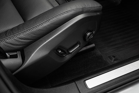 Volvo XC60 28 of 30