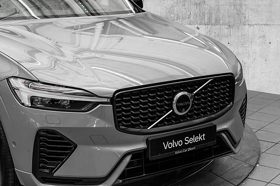 Volvo XC60 2 of 30